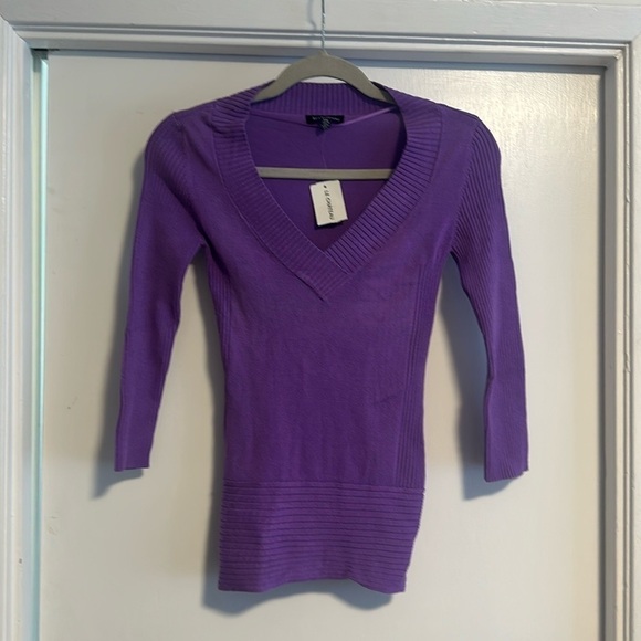 009-BNWT Le Chateau ribbed V-neck knit sweater with 3/4 length sleeves. xxs - Picture 1 of 6